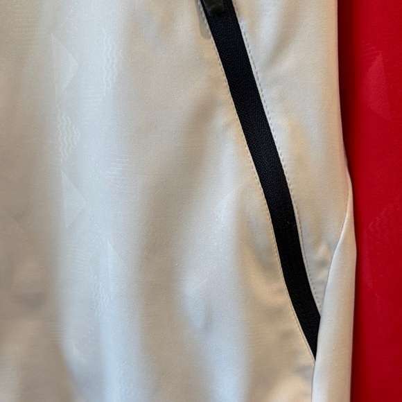 ✨Host pick✨Yonex Unisex Red and White Jacket - Picture 6 of 12